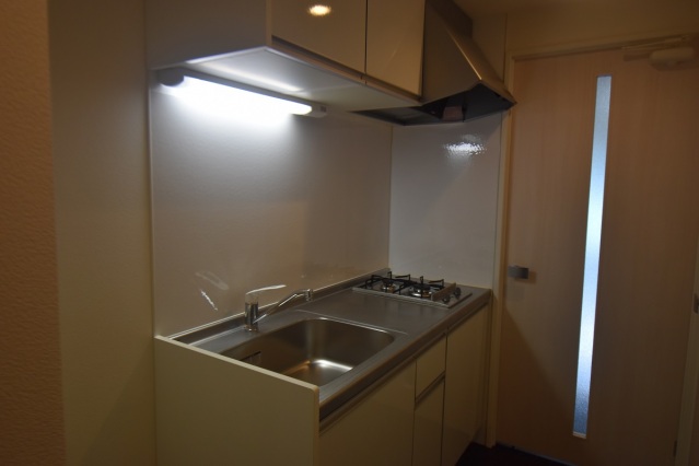 キッチン　同物件別号室の写真です。