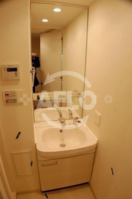 洗面設備　プレサンス堺筋本町駅前　独立洗面化粧台