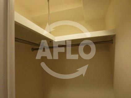 収納　プレサンス堺筋本町駅前　ウォークインクローゼット