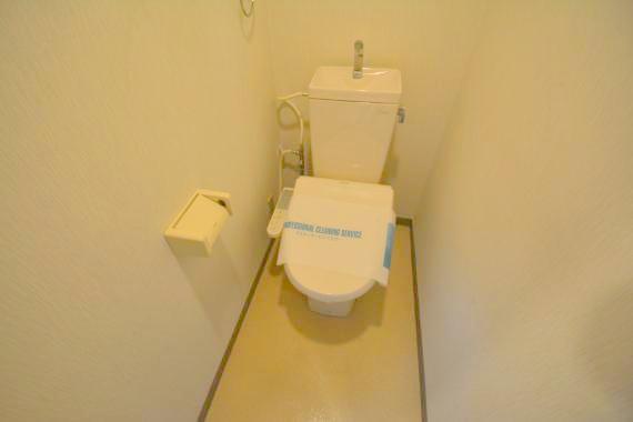 トイレ　綺麗なトイレにはウォシュレット標準装備です。