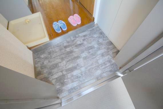 玄関　落ち着いたおしゃれな玄関です。