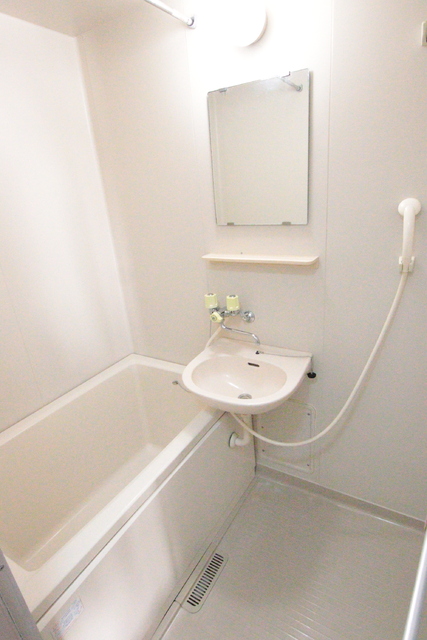 バス・シャワールーム　１日の疲れを癒しましょう！