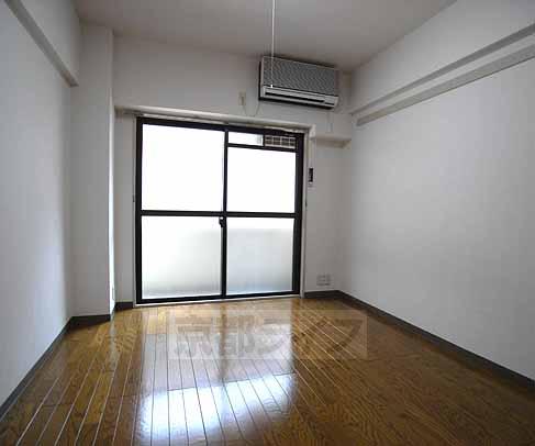 居室・リビング　キレイな居室です