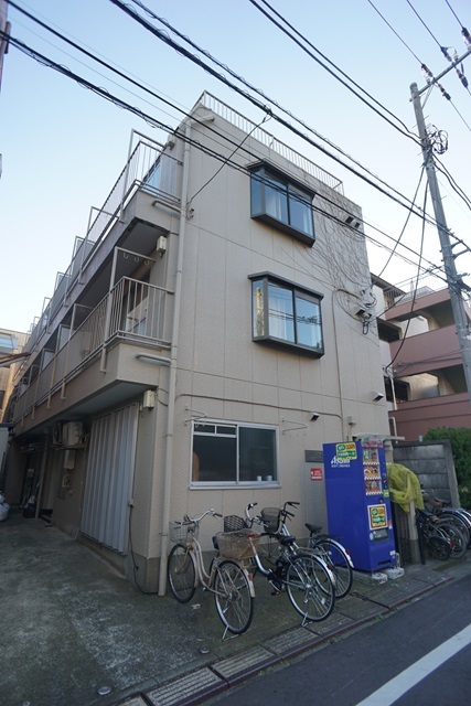 建物外観　閑静な住宅地でゆったりライフスタイルを満喫してください♪