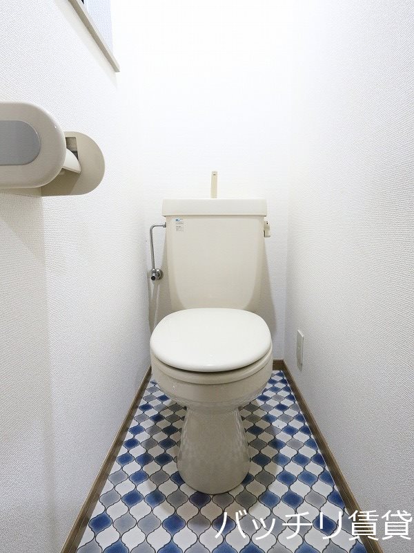 トイレ　画像は同型タイプの為、現状を優先致します。