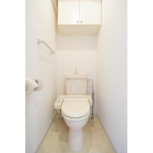 トイレ　※写真は同タイプ住戸です。