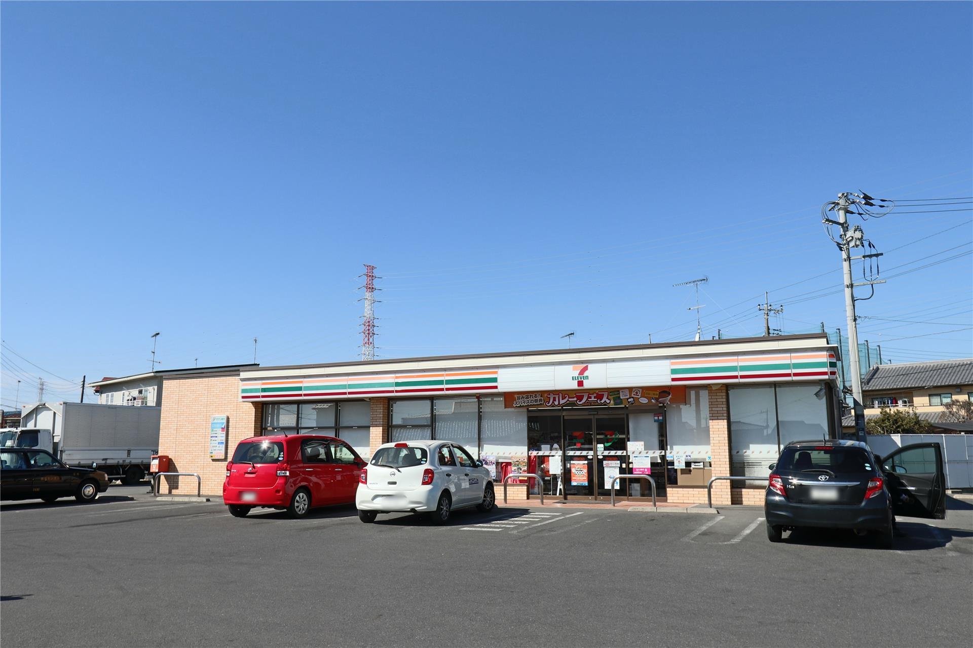 コンビニ　セブンイレブン足利堀込南店（コンビニ）まで720m