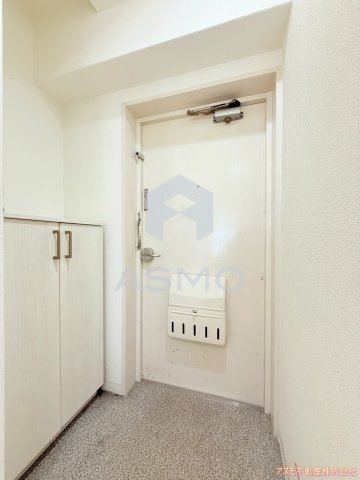 玄関　同マンション別部屋　参考写真