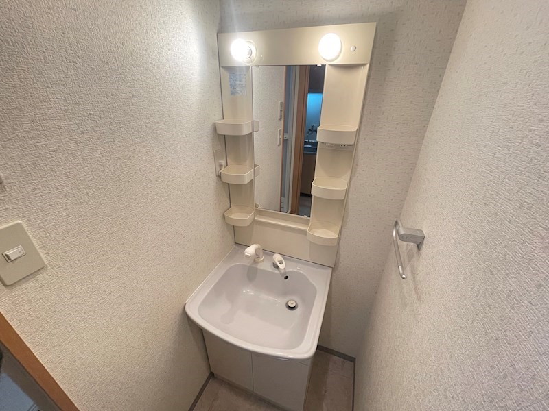 洗面設備　別タイプのお写真です。