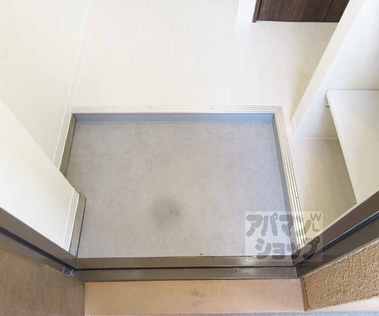 玄関　段差が少ない・・・。