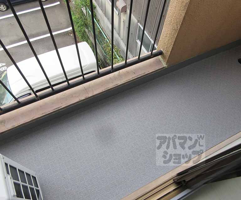 バルコニー　日当たりいいですよ