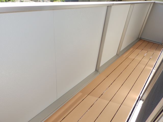 バルコニー　日当たり良好で洗濯物もよく乾きます。