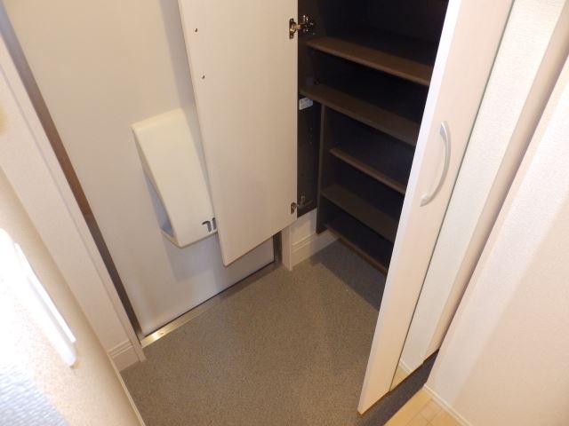 玄関　ブーツも入る収納力。