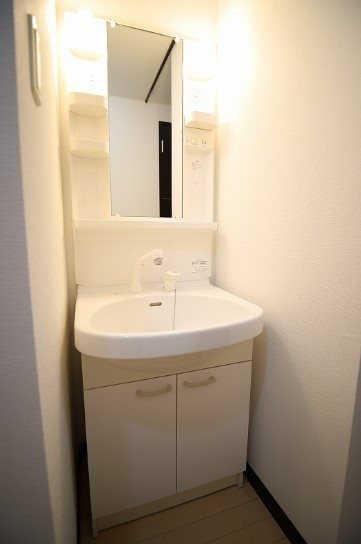 洗面設備　別号室の画像。現況を優先します。