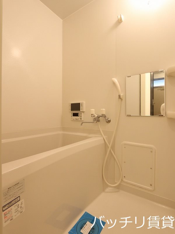 バス・シャワールーム　別号室の画像。現況を優先します。