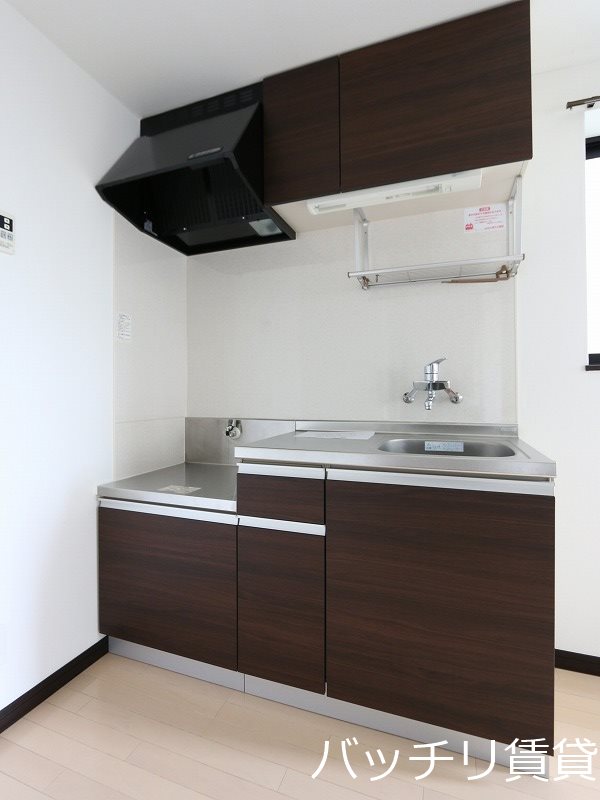 キッチン　別号室の画像。現況を優先します。