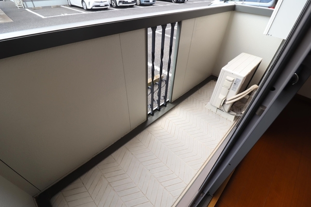バルコニー　バルコニーも広めになります
