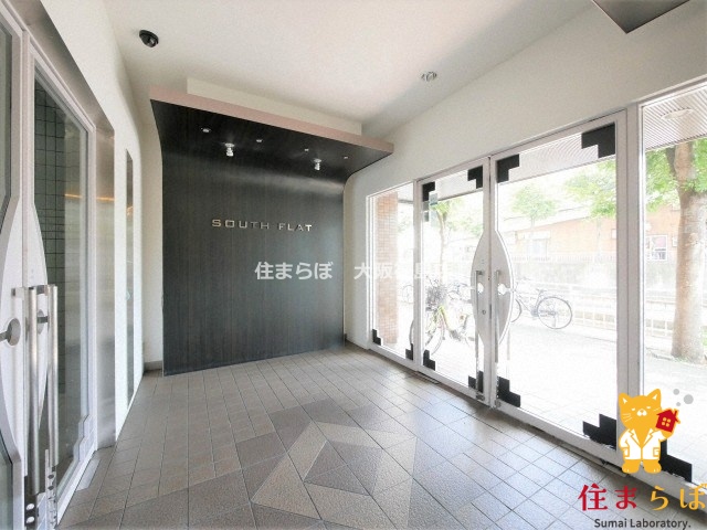 エントランス　共用部の印象も大切に