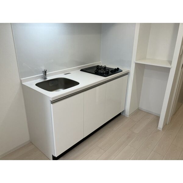 キッチン　※写真は同じマンションの違う部屋のものになります。