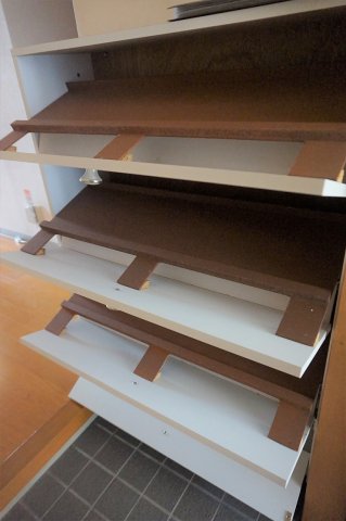 その他　靴箱を開けるとこんな感じです☆砂が溜まりにくいです！