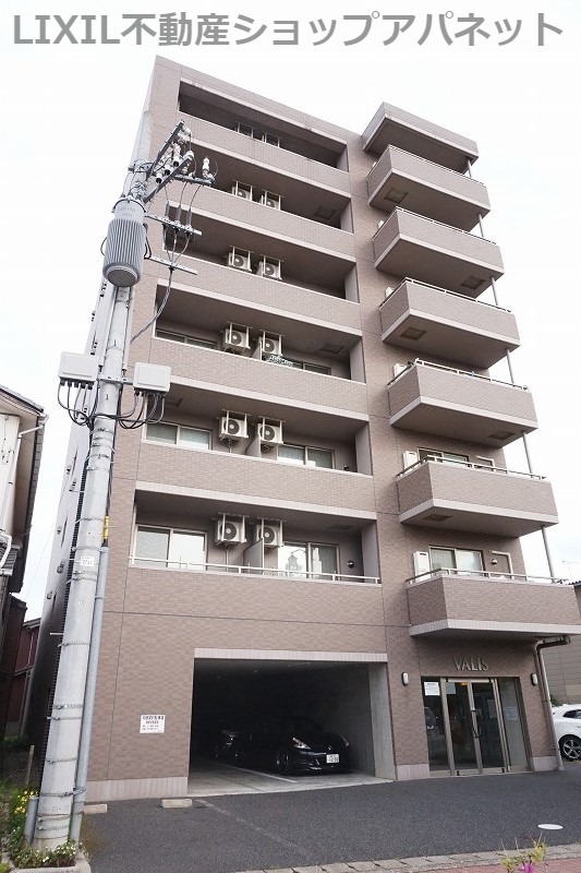 建物外観　7階建てのマンションです