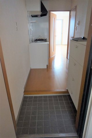 玄関　玄関です。床はタイルになってます