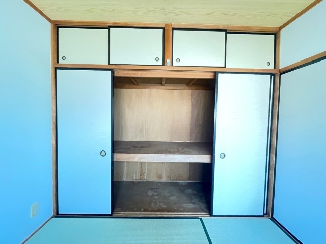 収納　収納力のある押入れです