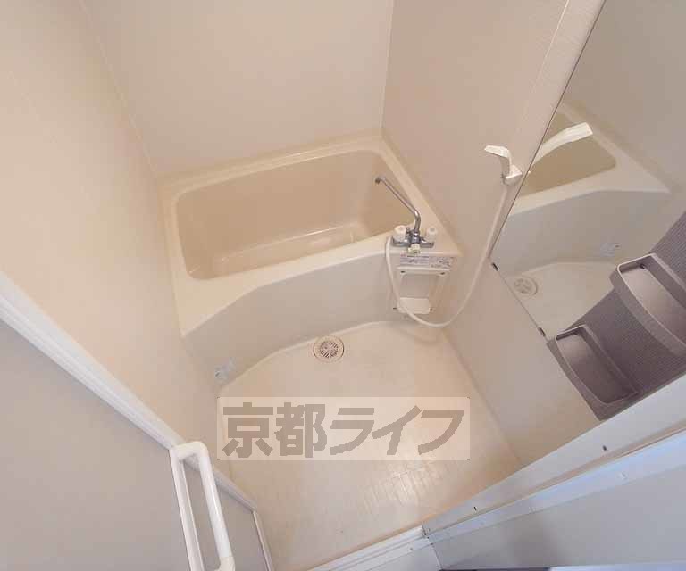 バス・シャワールーム　可愛らしいお風呂です。