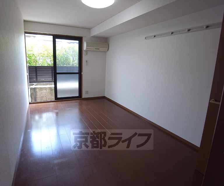 居室・リビング　広々な室内です。