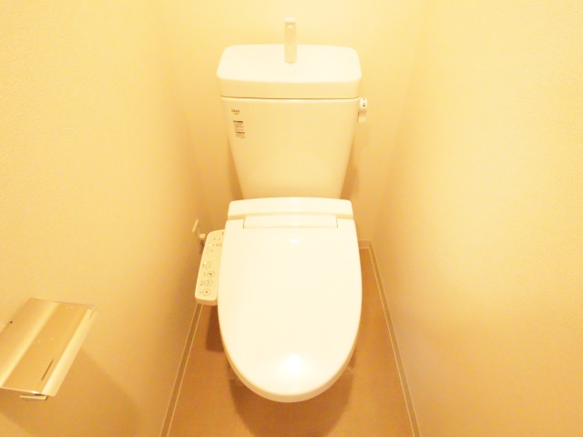 トイレ　※別室の参考写真の為、現況優先です。