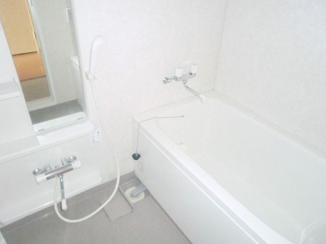 バス・シャワールーム　★高温差湯式のバスルームです★