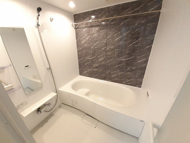 バス・シャワールーム　ゆったり過ごせるお風呂です