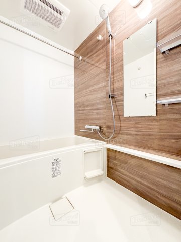 バス・シャワールーム　浴室乾燥機付きのお風呂です♪