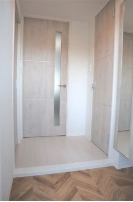 玄関　※参考写真