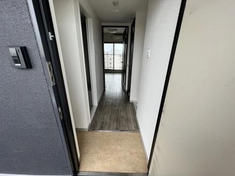 玄関　玄関からの様子