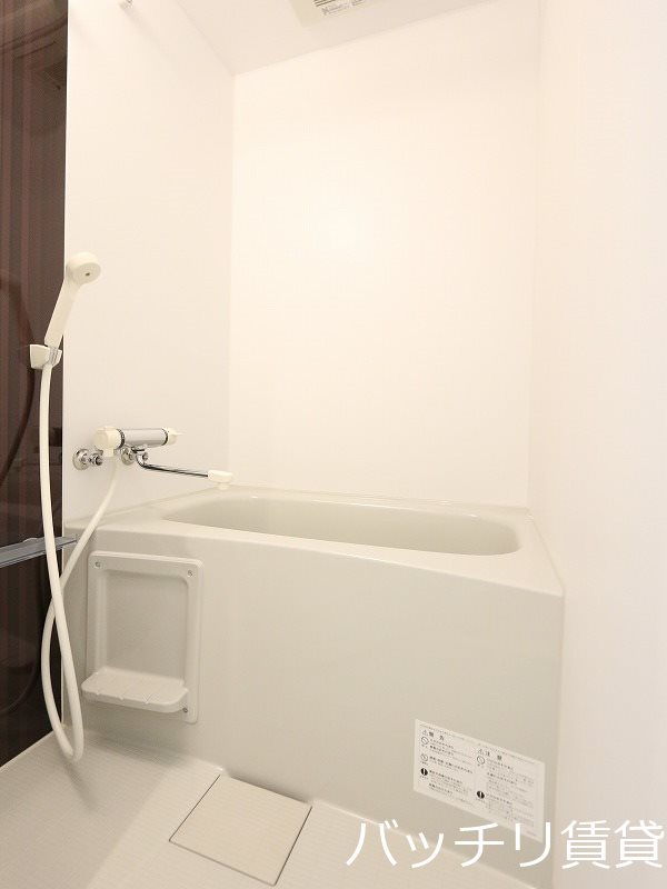 バス・シャワールーム　同型タイプの為、現状を優先致します。