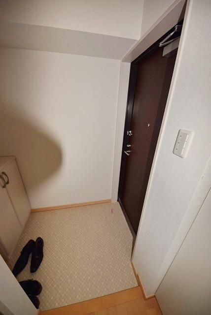 玄関　★都市ガス対応の築浅マンション★