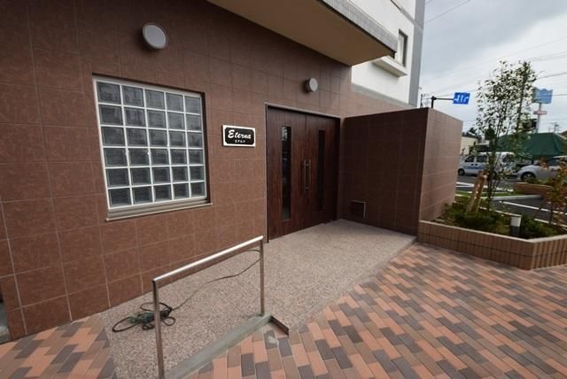 エントランス　★都市ガス対応の築浅マンション★