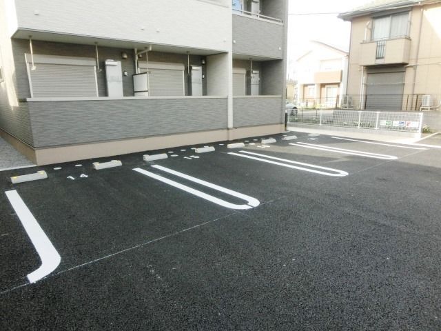 駐車場　敷地内駐車場