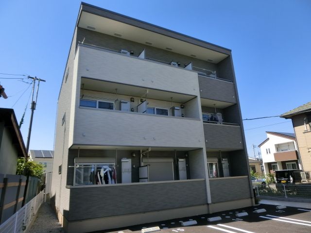 建物外観　2021年2月完成、更新料が無料です