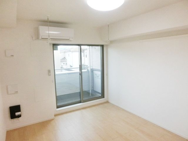 居室・リビング　日当たりの良い居室