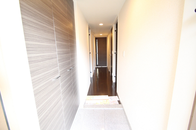 玄関　※別室の参考写真の為、現況優先です。