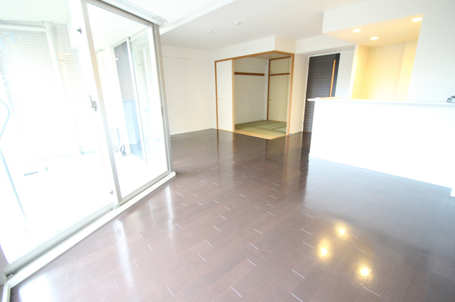 居室・リビング　※別室の参考写真の為、現況優先です。