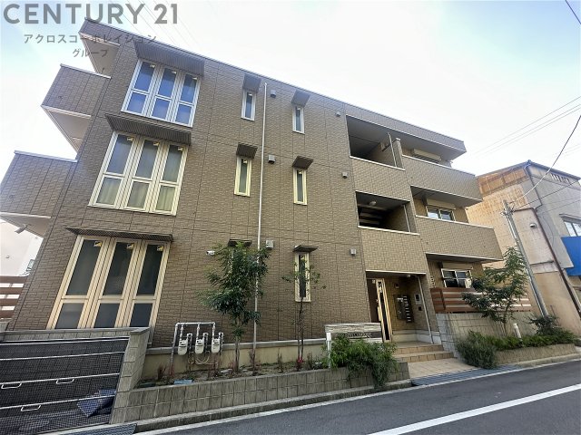 建物外観　宅配ボックス付きで不在時にも便利！