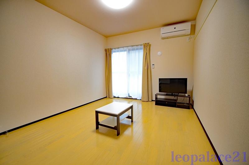 居室・リビング　設備・仕様は異なる場合がございます。