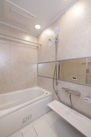 バス・シャワールーム　※写真は同タイプ住戸です。