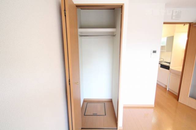 収納　クローゼット。他号室の写真です。