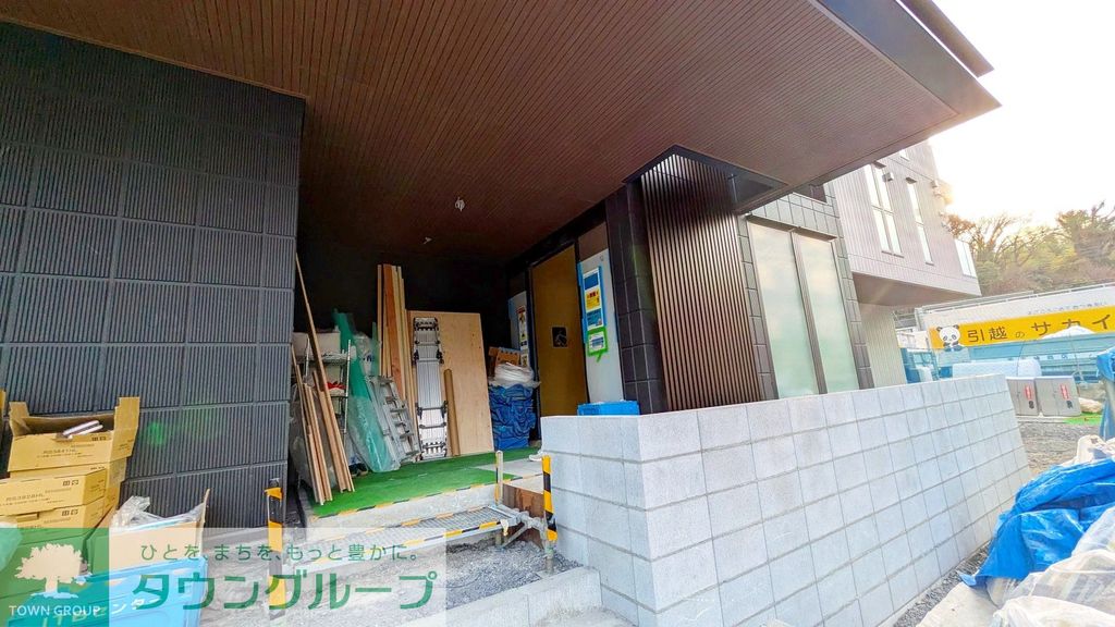 ロビー　駐車場