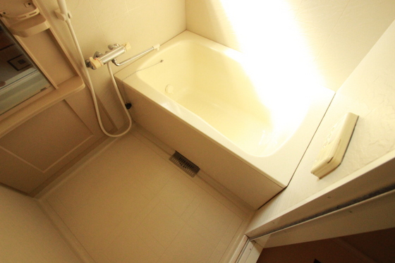 バス・シャワールーム　※別部屋の写真です