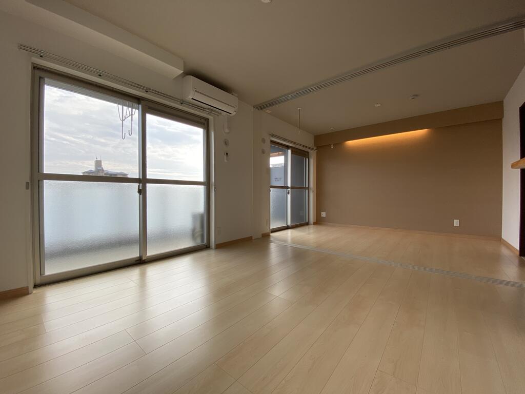 エンゼルマンション月出の居間写真